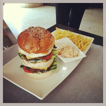 ثيرتي فيرست بار